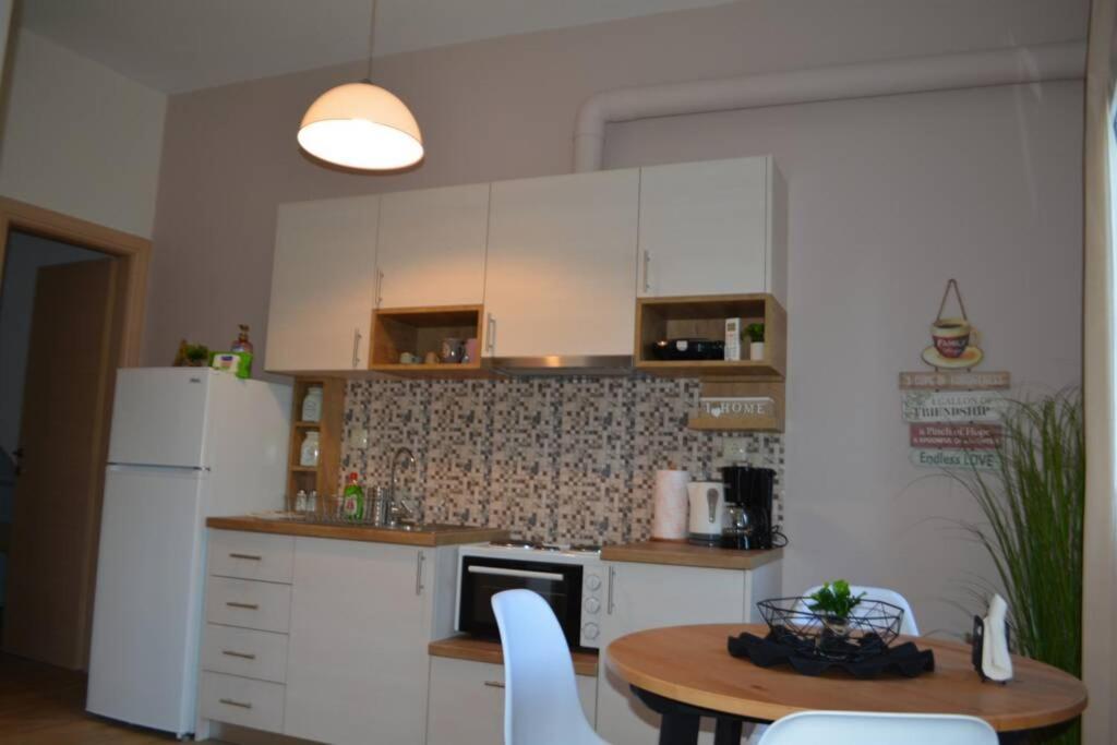 Marieli Apartment Perama  Exterior photo
